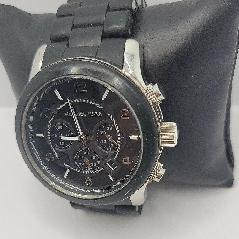 Michael Kors Runway MK8107 Unisex Stainless Steel Analog Dial Quartz Watch AM682